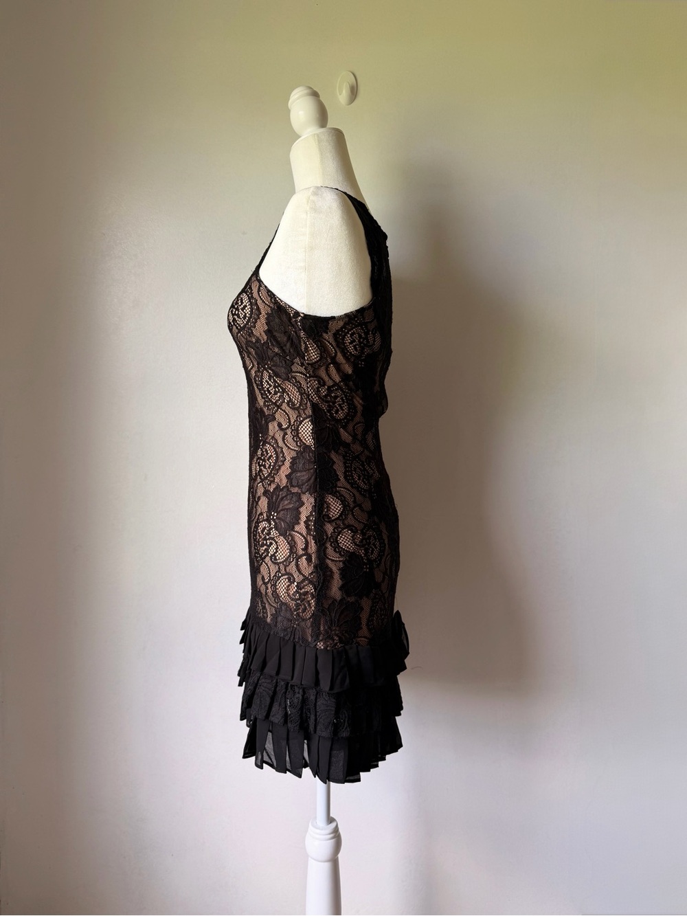 Lace Ruffle Mini Dress - Picture 5 of 9